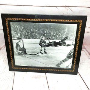 Bobby Orr Boston Bruins NHL Hockey Game Photo Picture